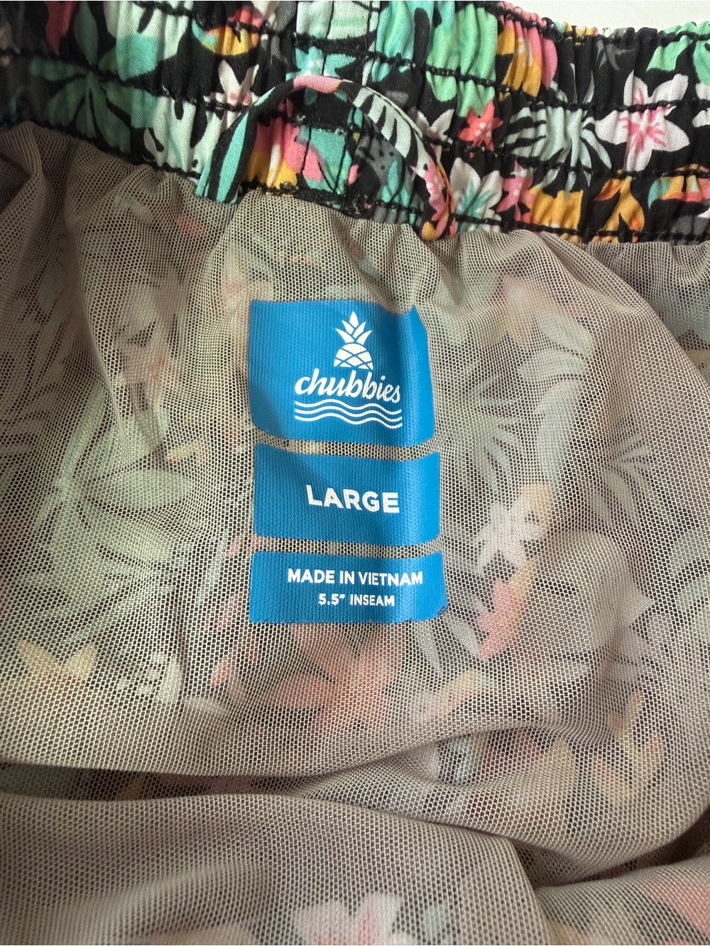 Chubbies 5.5” Inseam Tropical Floral Swim Trunks - size Large - Picture 4 of 11